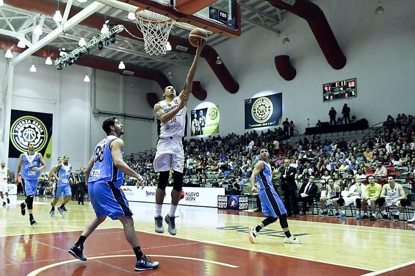 Uno parejo, otro paliza