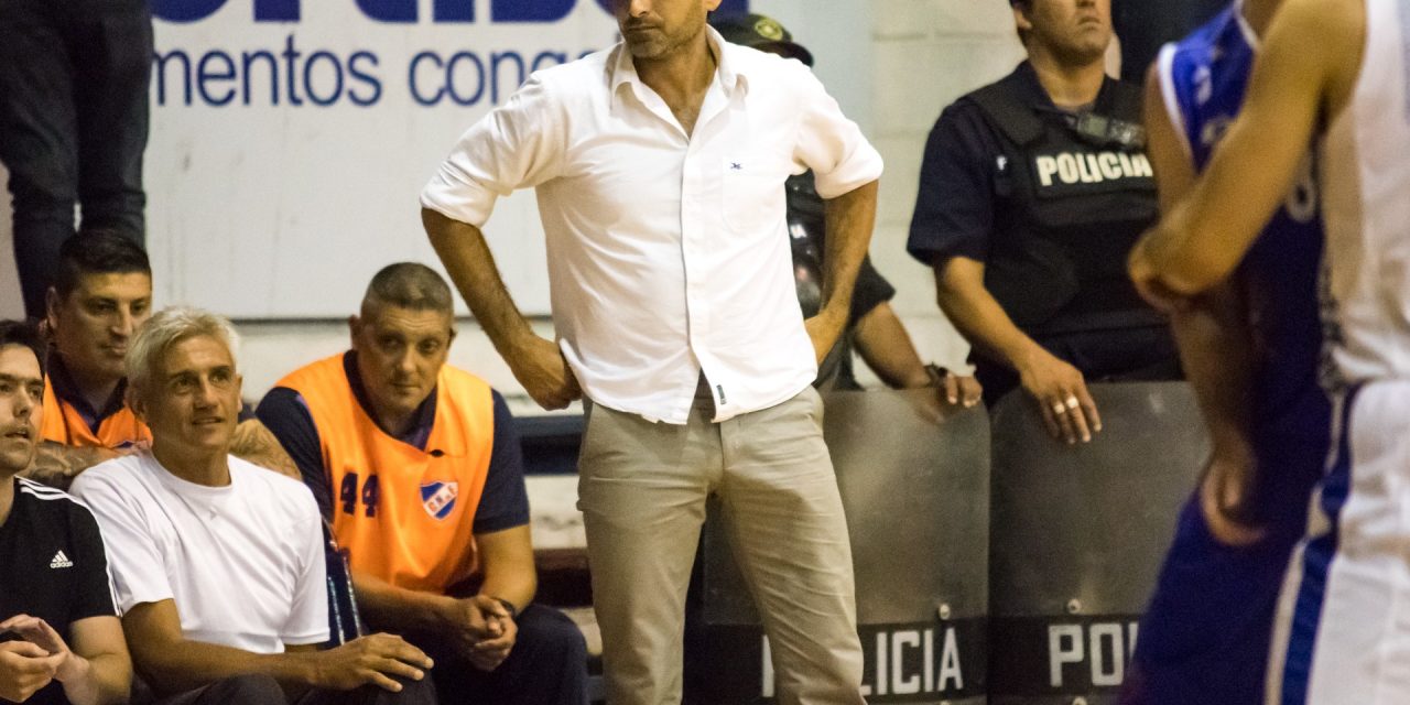 "La tribuna juega su papel"