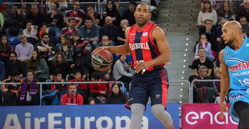 Con viento en la camiseta