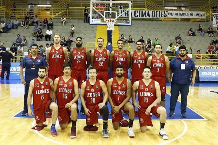 Los leones rugieron en español