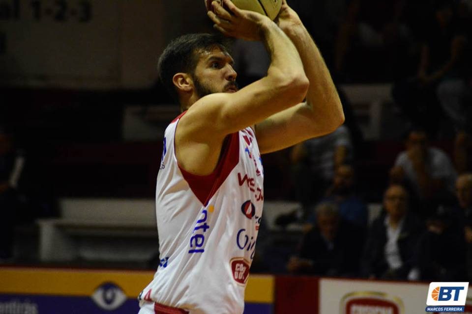 "Una vez más somos rehenes de la situación"