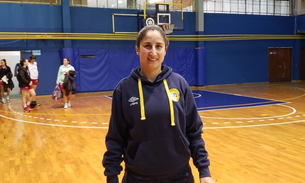 “Tener una entrenadora dentro de la cancha ayuda y suma mucho al equipo”