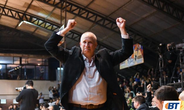 Se arma para volver