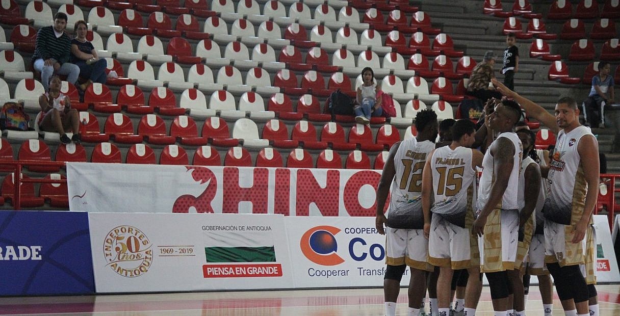 Tampoco pudo en la segunda