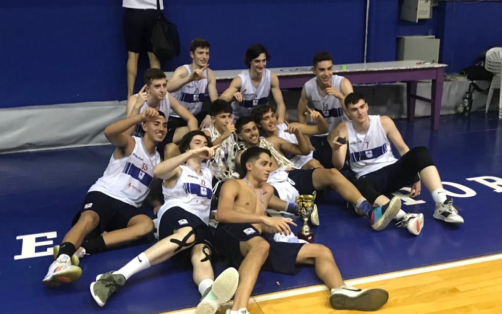 Violeta pintada en algún cielo azul