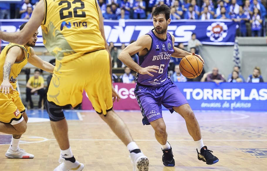 Un pasito más cerca