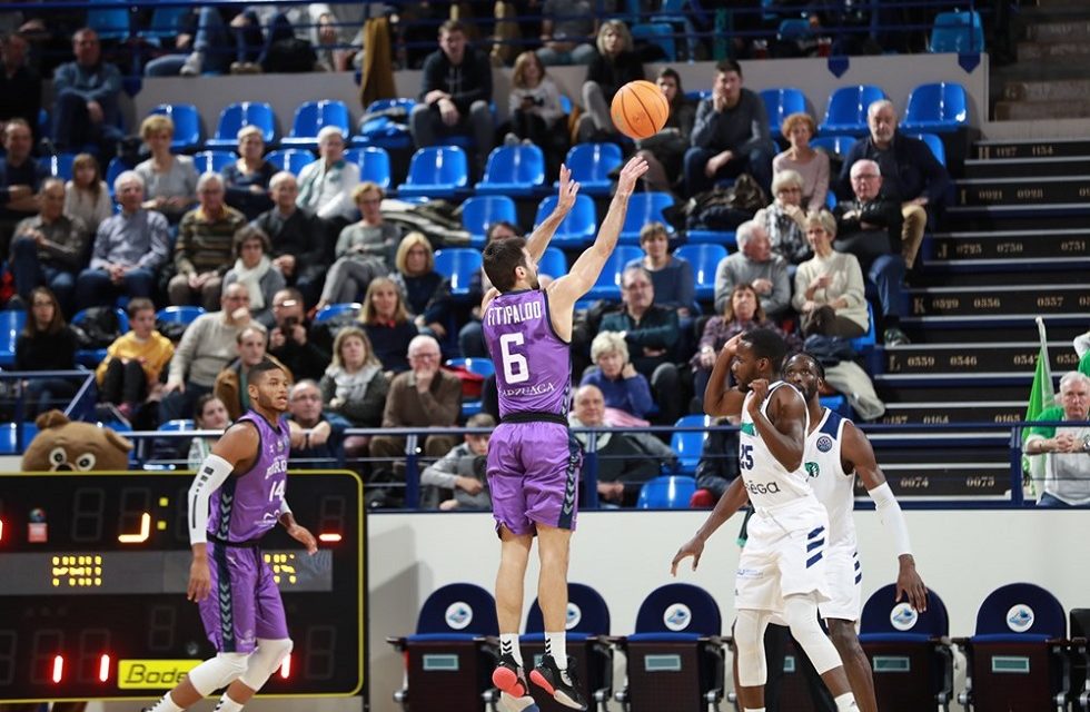 Una patada en el Orthez