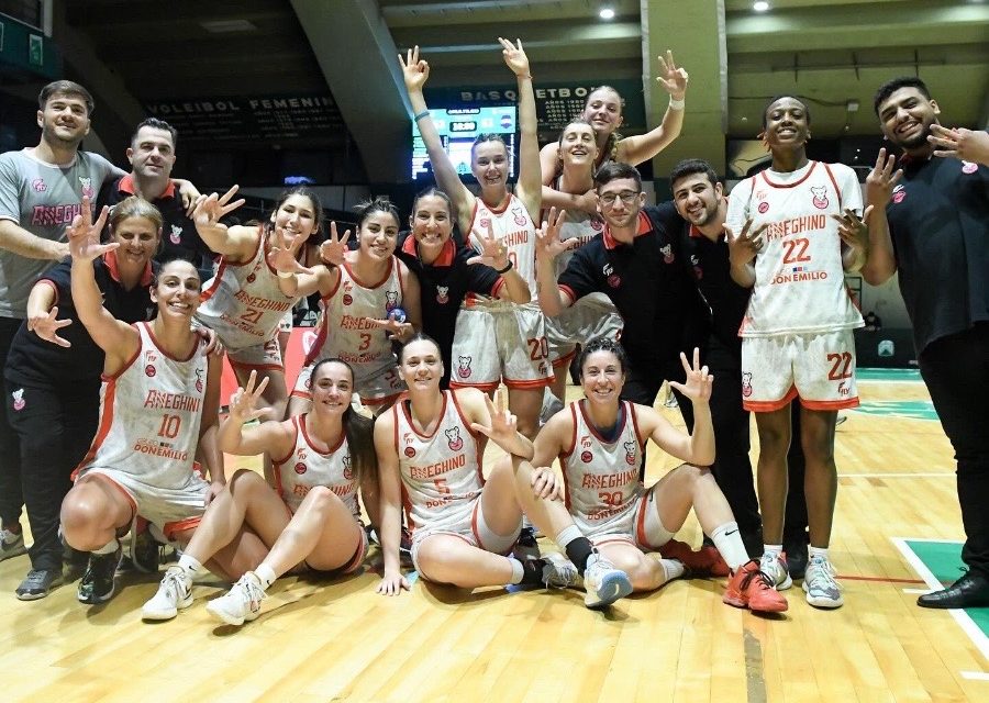 Leonas en el podio