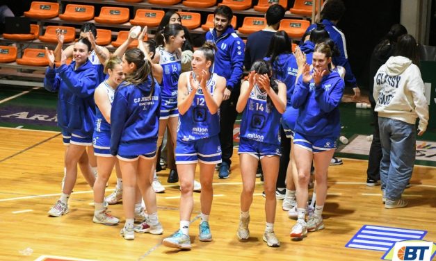 Lanzó sus piedras y marcó la cancha