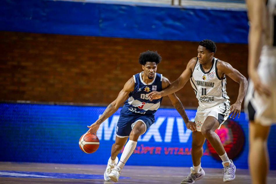 Elijah jugar el Final Four